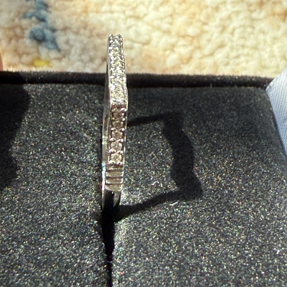 14k White Gold Diamond Cat Stackable Ring Size 6 - Picture 2 of 8